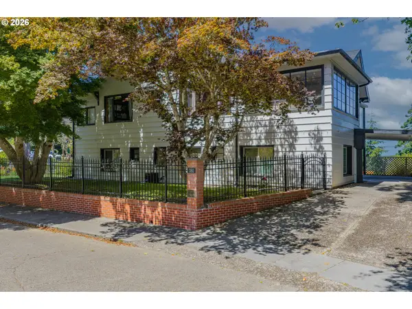 380 N 2nd Ct, CoosBay, OR 97420