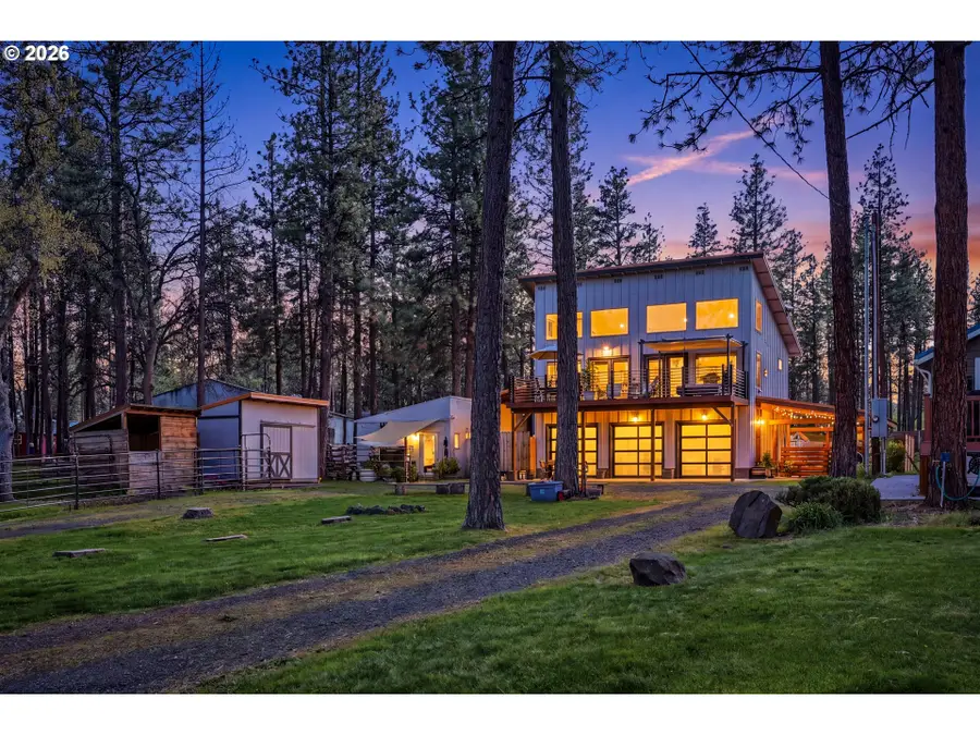 206 S Lakewood Rd, Pine Hollow, OR 97063 - #3