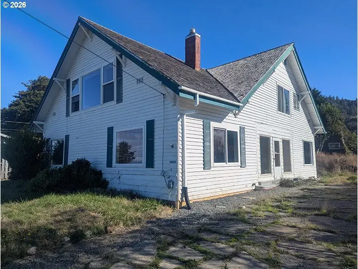 29681 Walker St, Gold Beach, OR 97444 - #3