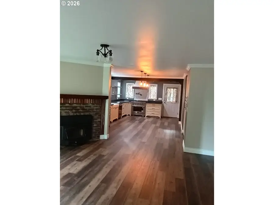 760 W Ballf St, Roseburg, OR 97471 - #2