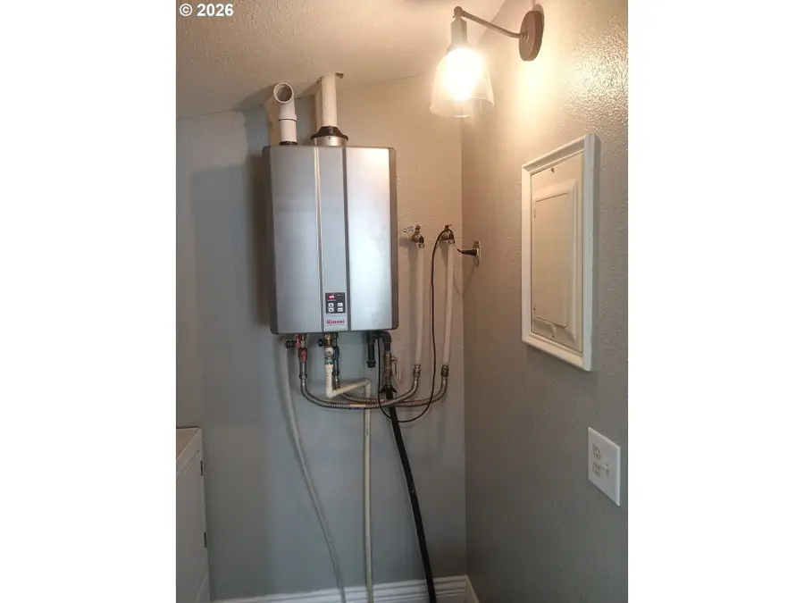 760 W Ballf St, Roseburg, OR 97471 - #3