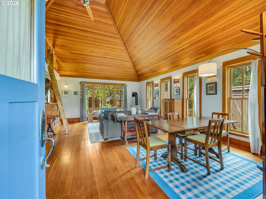 34204 Territory Rd, Oysterville, WA 98640 - #3