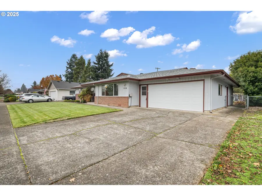 236 Greenvale Dr, Springfield, OR 97477 - Image #2