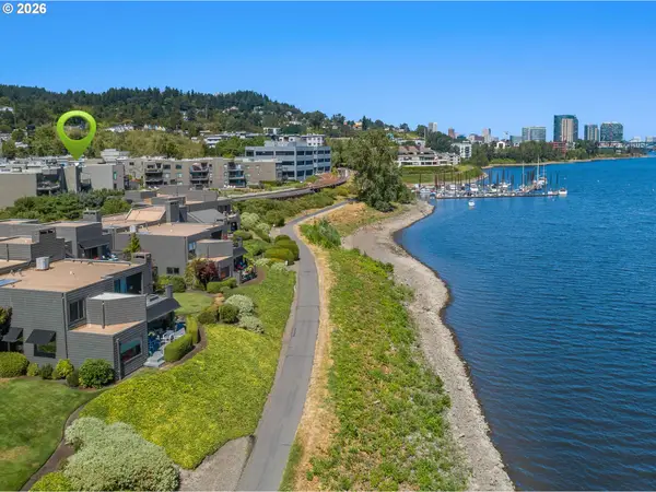5640 S Riverside Ln #2, Portland, OR 97239