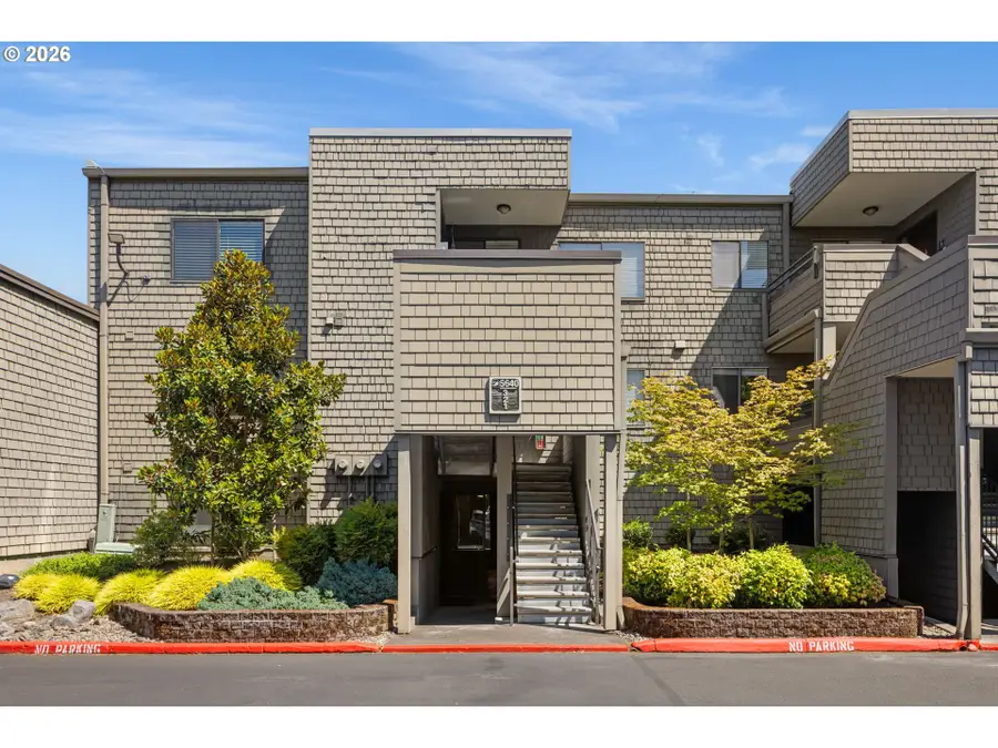 5640 S Riverside Ln #2, Portland, OR 97239 - #3