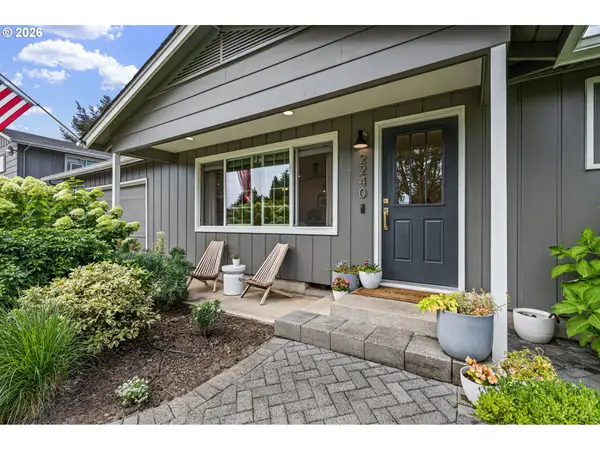 2240 Valhalla St, Eugene, OR 97401