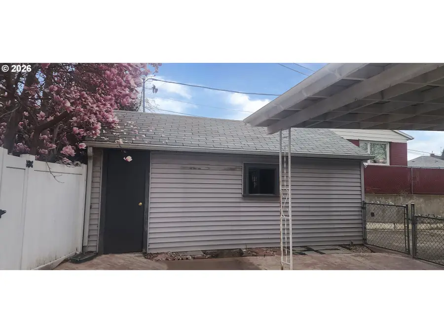 627 NW 9th St, Pendleton, OR 97801 - #3