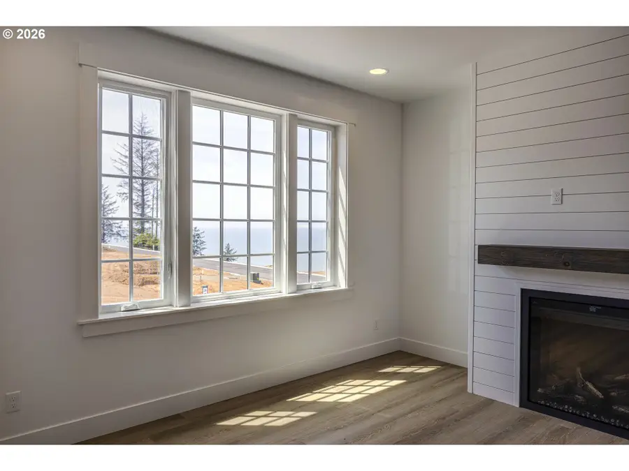 413 NE Moonwake Ln, Depoe Bay, OR 97341 - #2