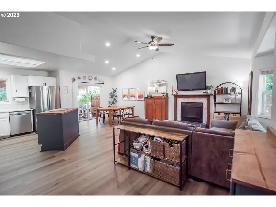 2246 Dale Ave, Eugene, OR 97408 - #2