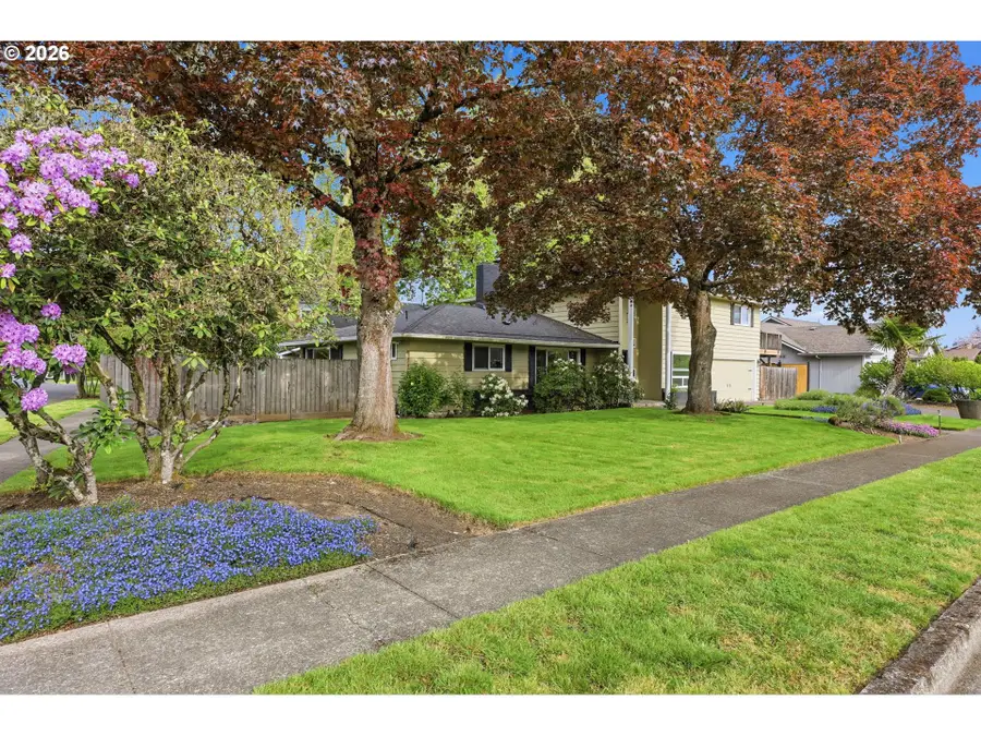 2412 Dalton Dr, Eugene, OR 97404 - #2