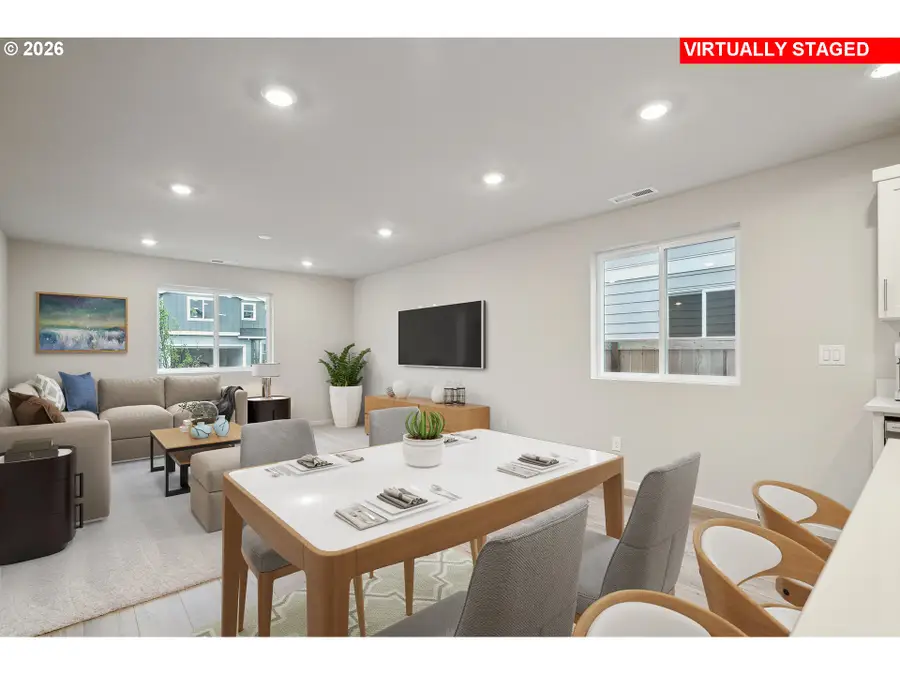 732 Merriott Ln, Woodburn, OR 97071 - #3