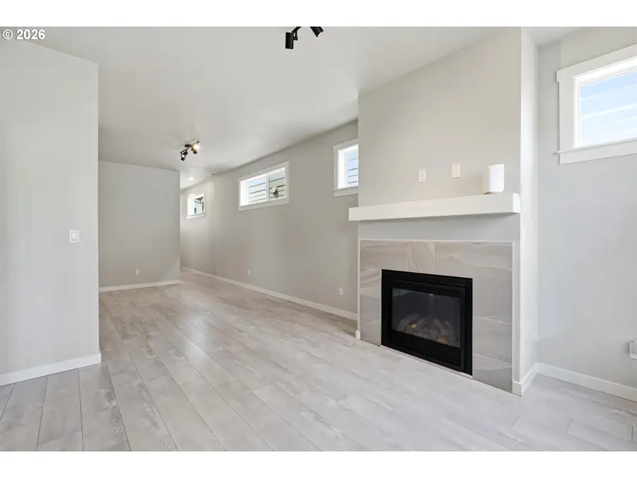 2364 SE Audubon Ave, Salem, OR 97302 - #2