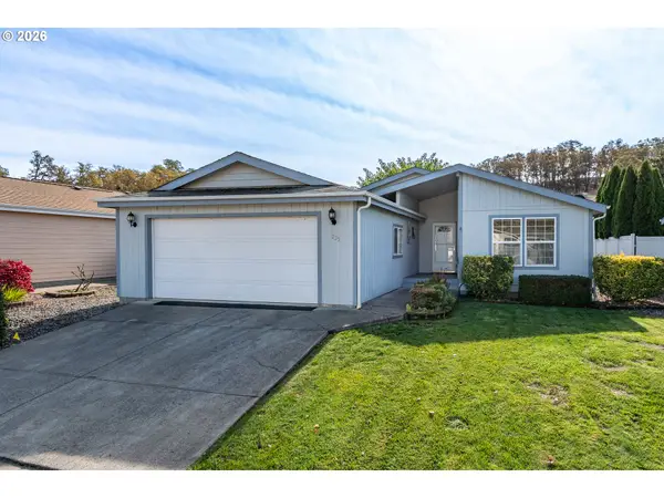 235 Littlebrook Ln, Roseburg, OR 97471