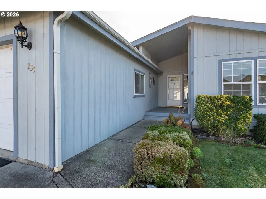 235 Littlebrook Ln, Roseburg, OR 97471 - #2