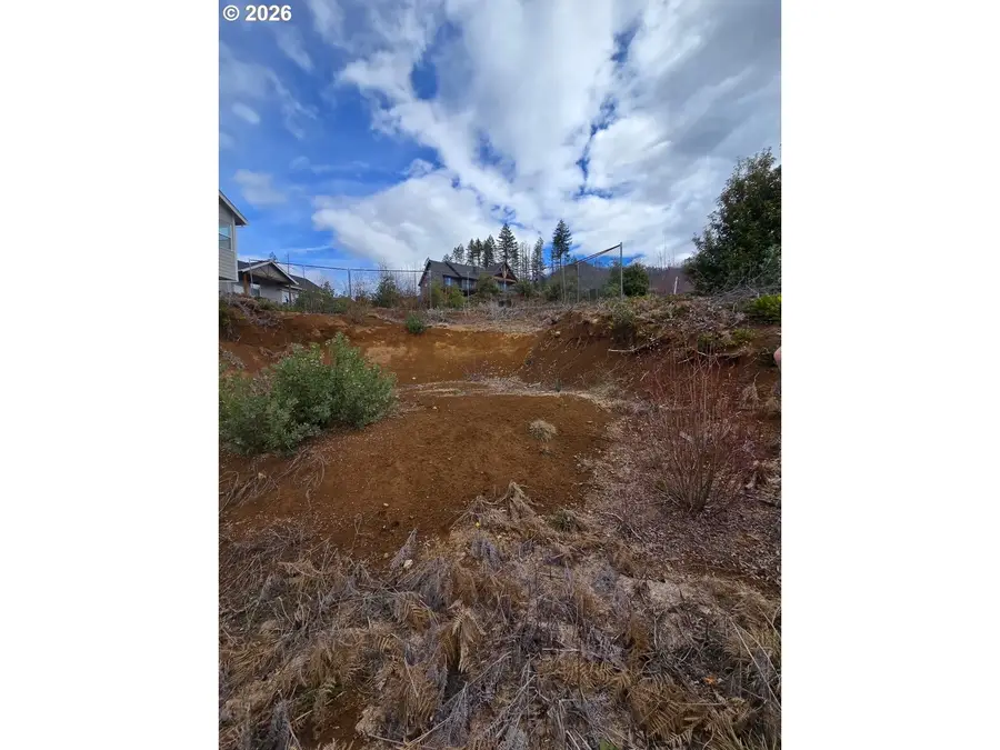 120 N Lakecrest Dr, Detroit, OR 97342 - #3