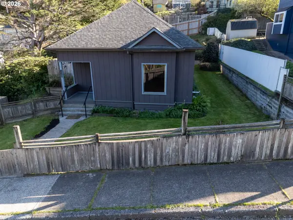 861 Fir Ave, CoosBay, OR 97420