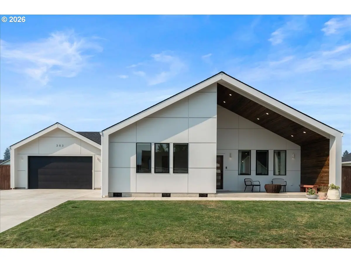 202 W Oak St, Yacolt, WA 98675 - #1