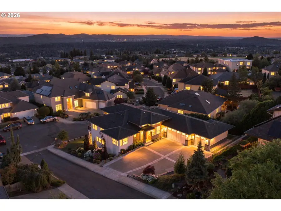 10159 SE Brookmore Ct, Northwest Clackamas, OR 97086 - #2