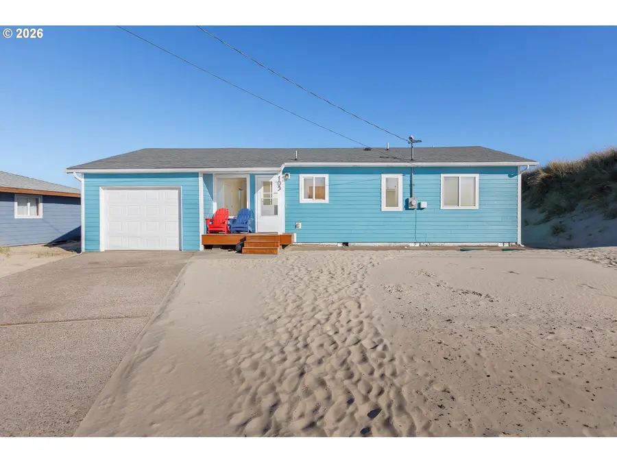 105 NW Oceania Dr, Waldport, OR 97394 - #3