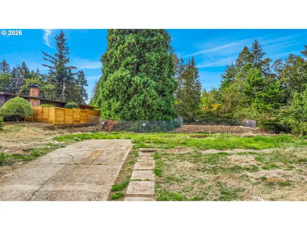 2665 Hillcrest Dr, WestLinn, OR 97068