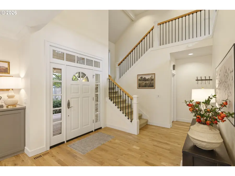 3562 Upper Dr, Lake Oswego, OR 97035 - #2