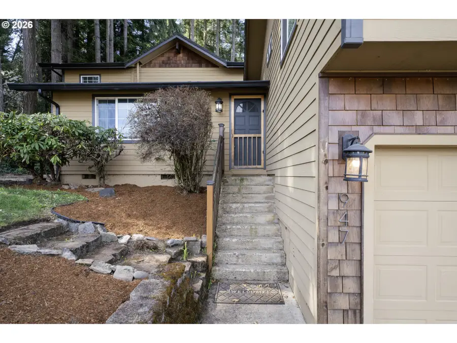 947 S R St, Cottage Grove, OR 97424 - #2