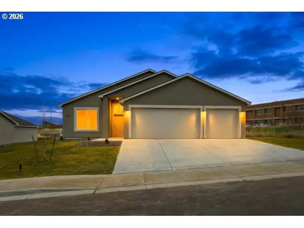 1327 SE 9th St, Hermiston, OR 97838 - #1