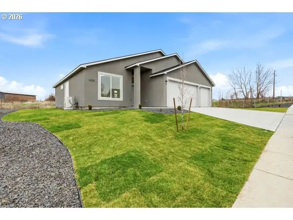 1327 SE 9th St, Hermiston, OR 97838 - #3