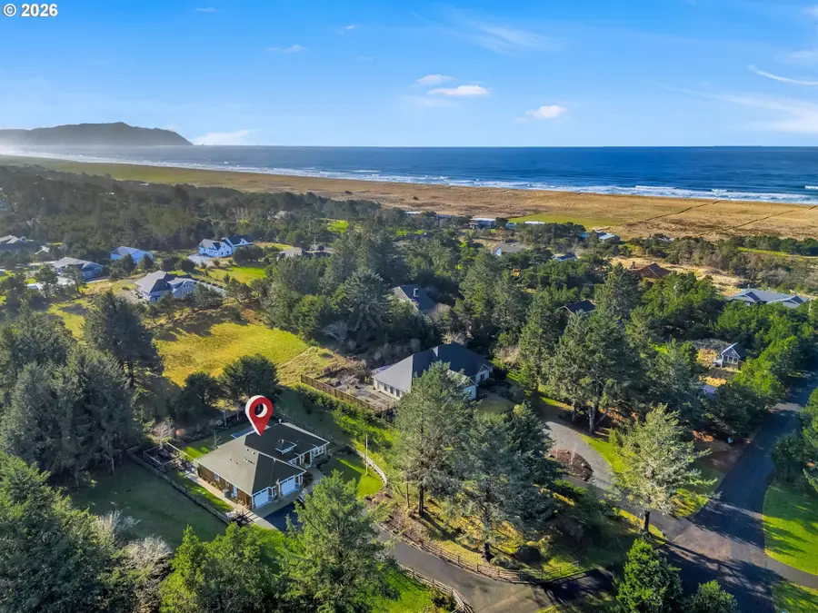 33294 Neacoxie Ln, Warrenton, OR 97146 - Image #2