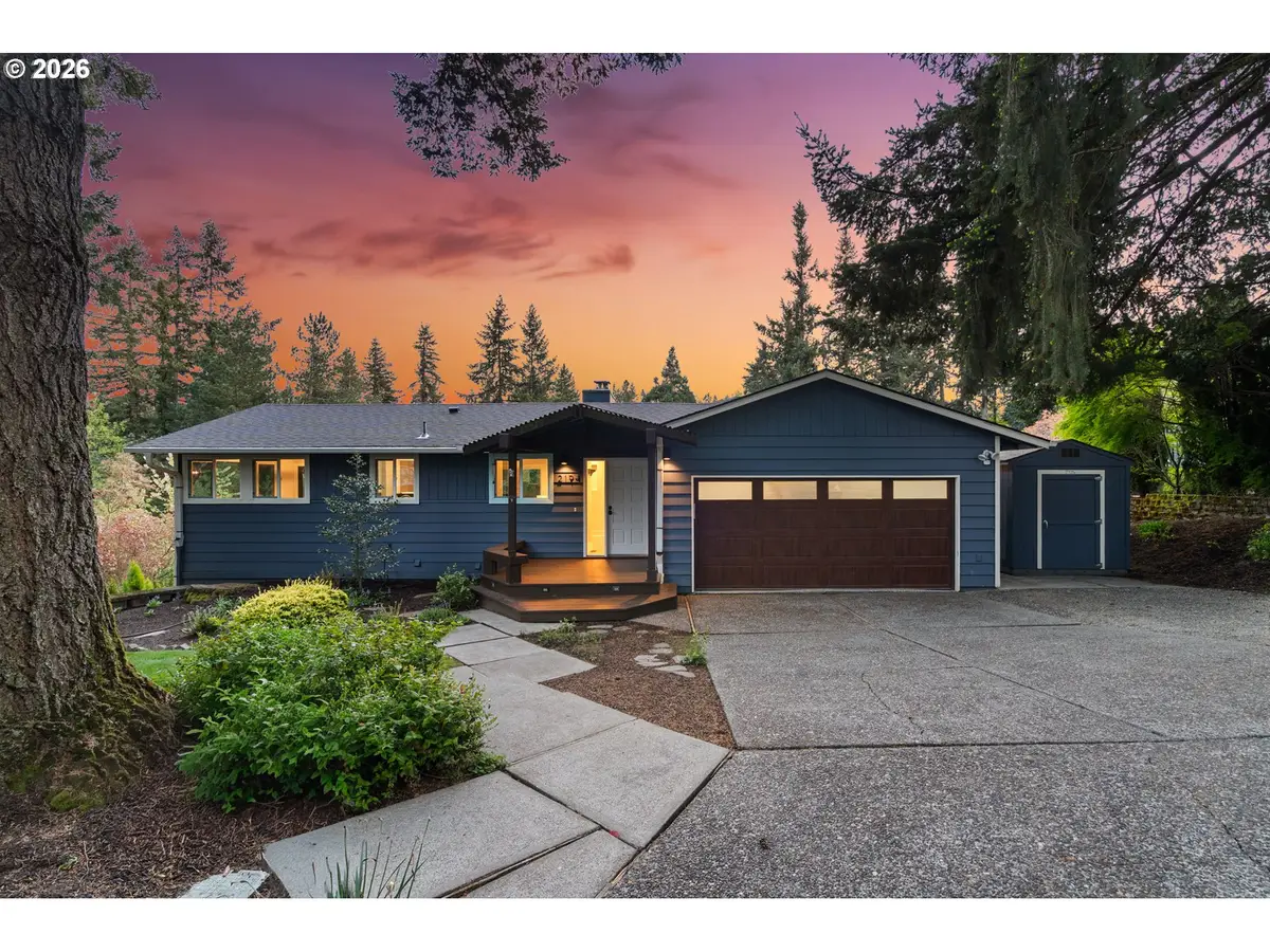 2194 Valley View Dr, Northwest Clackamas, OR 97068 - #1