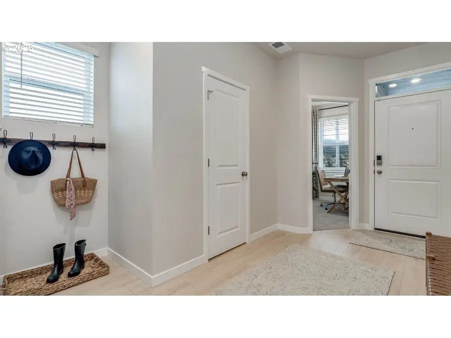 3528 SW Eleven Mile Ave, Gresham, OR 97080 - #2