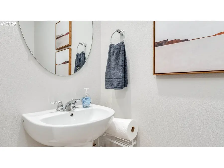3528 SW Eleven Mile Ave, Gresham, OR 97080 - #3