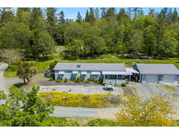 2447 Stringer Gap Rd, GrantsPass, OR 97527