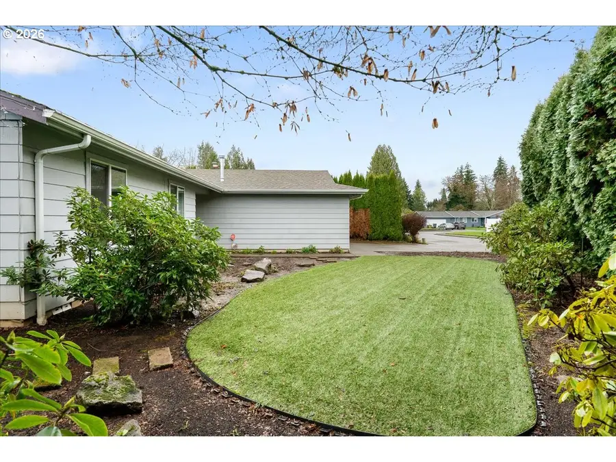 997 Julie St, Keizer, OR 97303 - #3