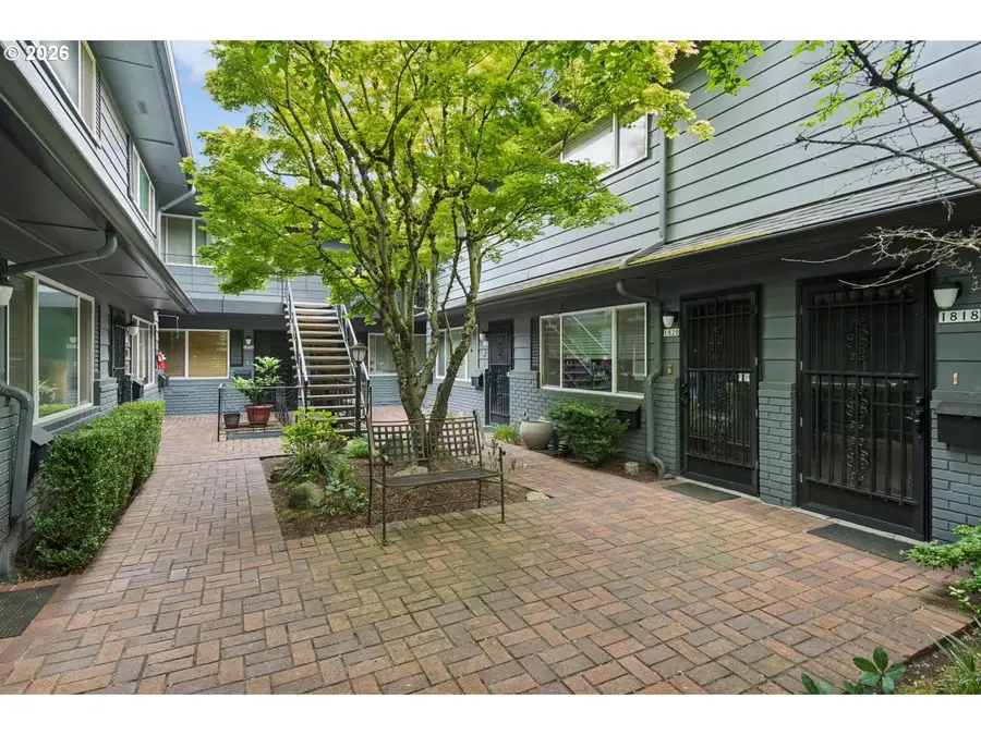 1824 NE Wasco St #4, Portland, OR 97232 - #2