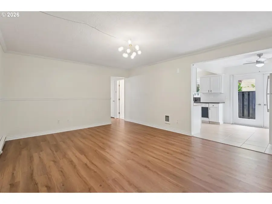 1824 NE Wasco St #4, Portland, OR 97232 - #3