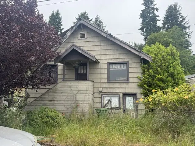 2075 N 8th St, Coos Bay, OR 97420 - #1