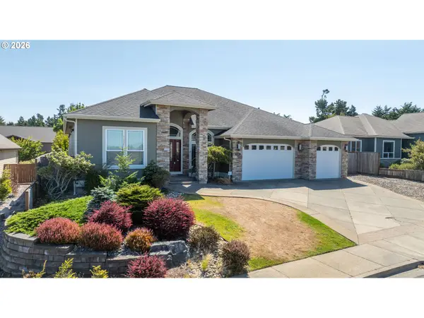 2165 Garfield St, NorthBend, OR 97459