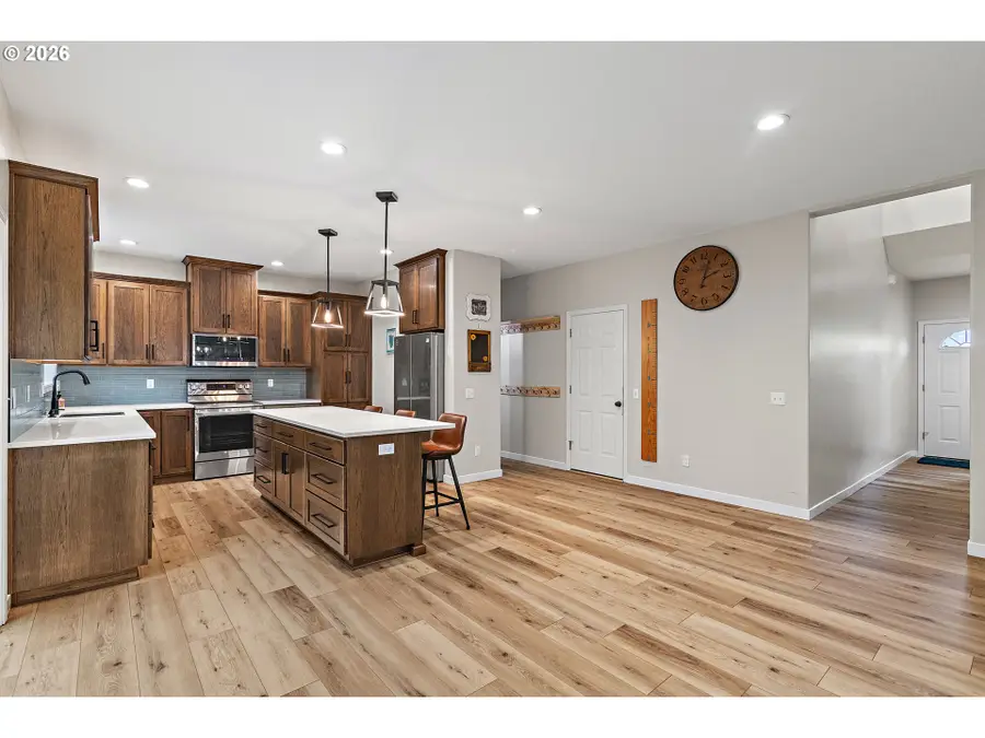 405 Blue Jay Ave, Forest Grove, OR 97116 - #2