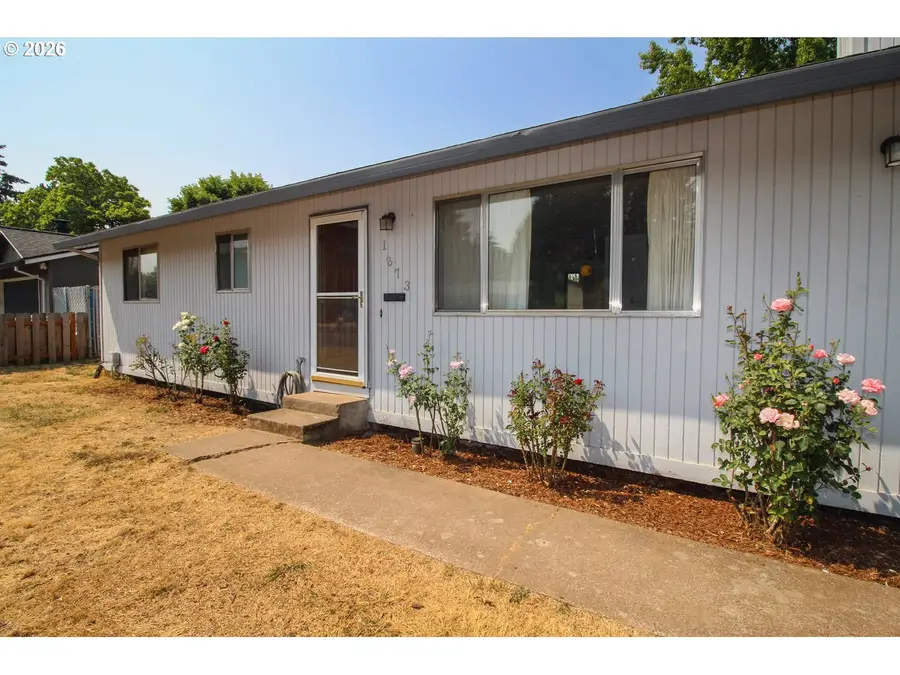 1873 NE 10th Ave, Hillsboro, OR 97124 - #2