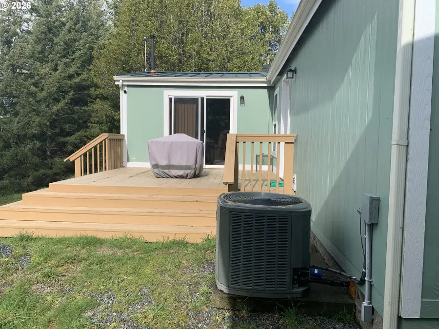 94211 Mcneely Ln, Coquille, OR 97423 - #2