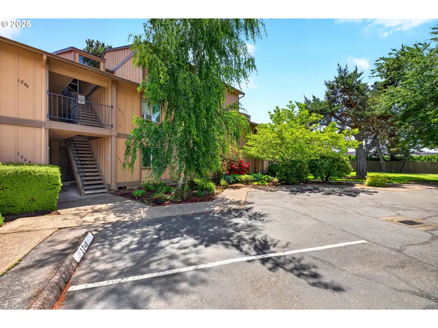1246 NE 27th St #24, McMinnville, OR 97128 - #3