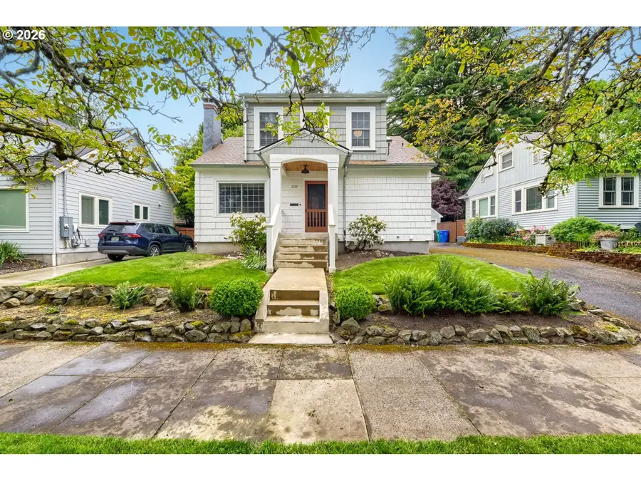 3325 NE Siskiyou St, Portland, OR 97212 - #3