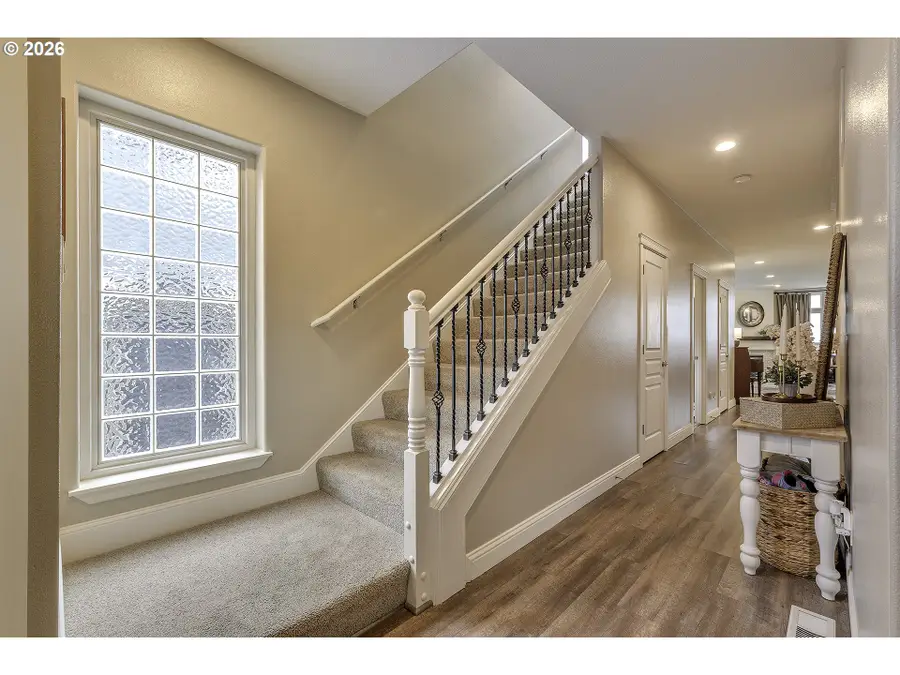 2084 SE 48th Ave, Hillsboro, OR 97123 - #2