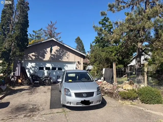 624 Janus St, Springfield, OR 97477 - #2
