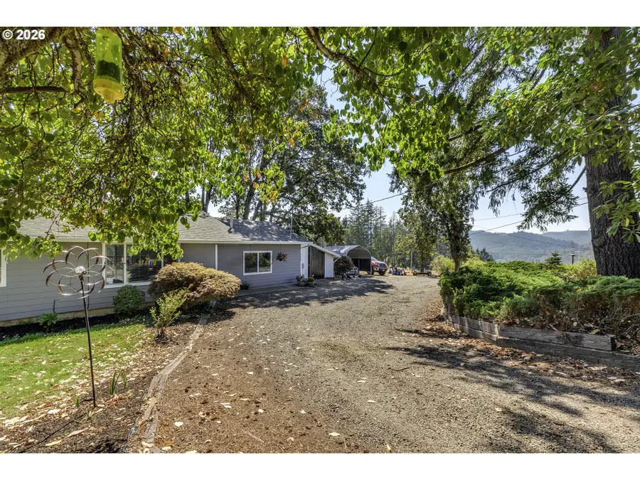 9326 SW Summit Ave, Gaston, OR 97119 - #3