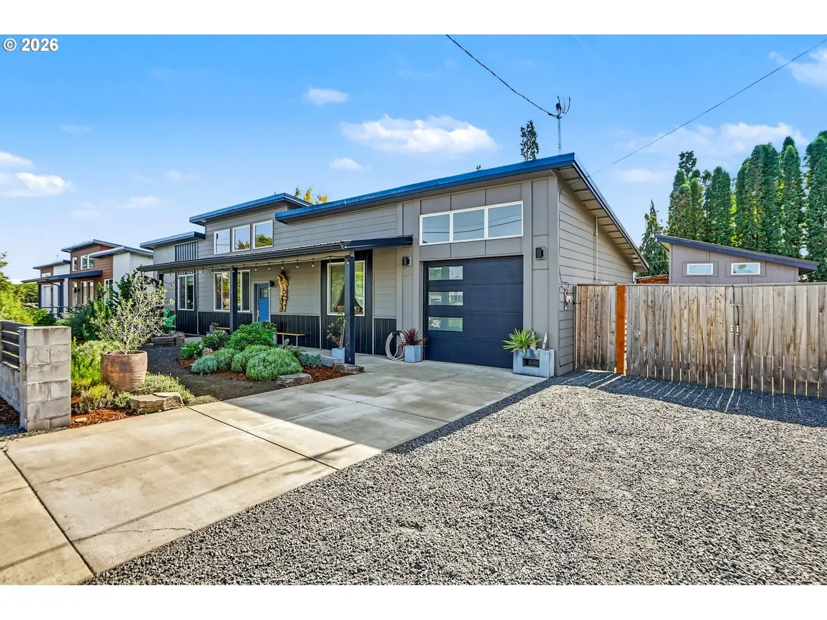 1004 36th Ave, Albany, OR 97321 - #1