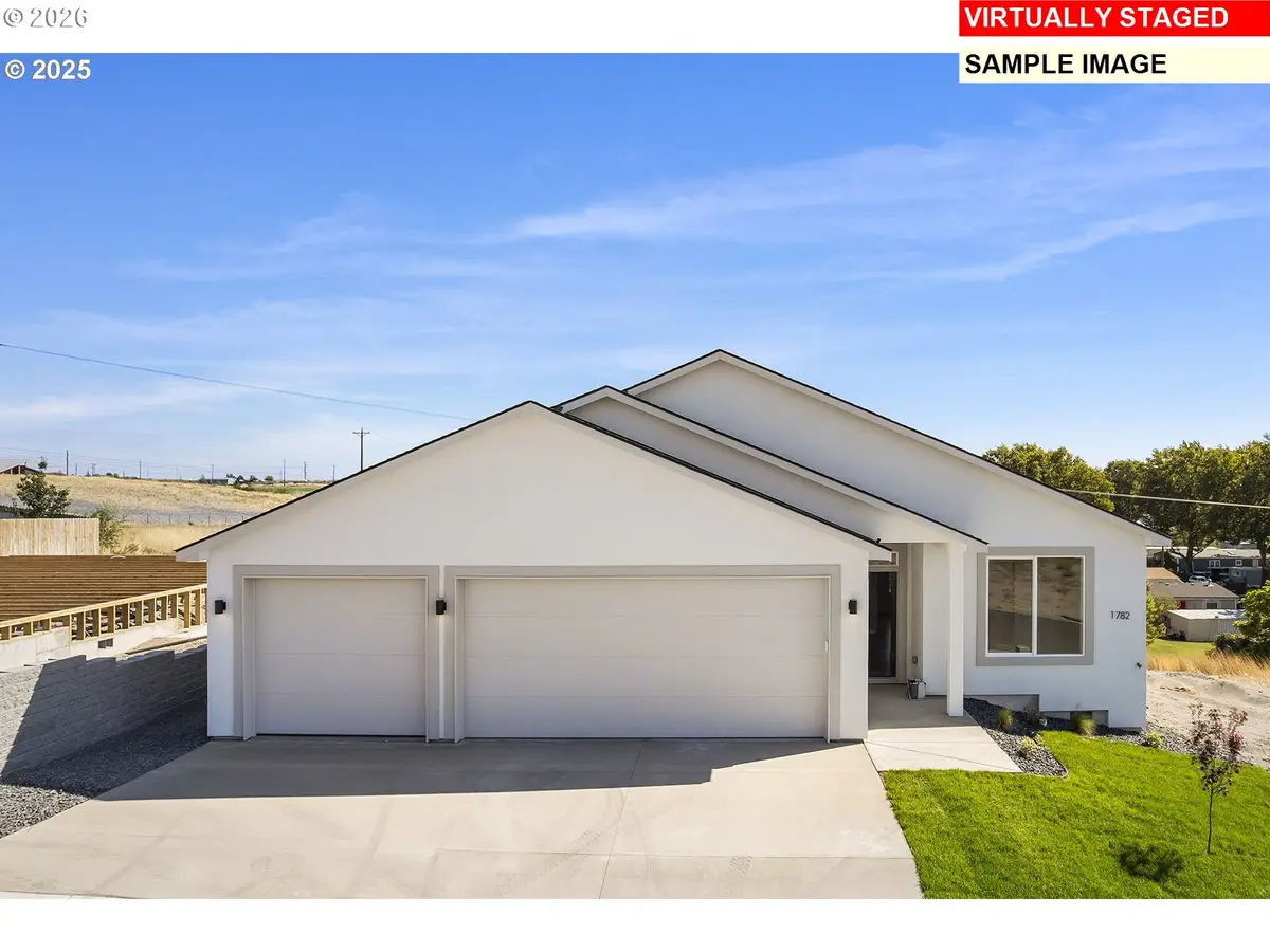 1214 E Kimber Dr, Hermiston, OR 97838 - Image #1