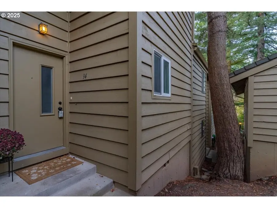 94 Cervantes Cir, Lake Oswego, OR 97035 - Image #3