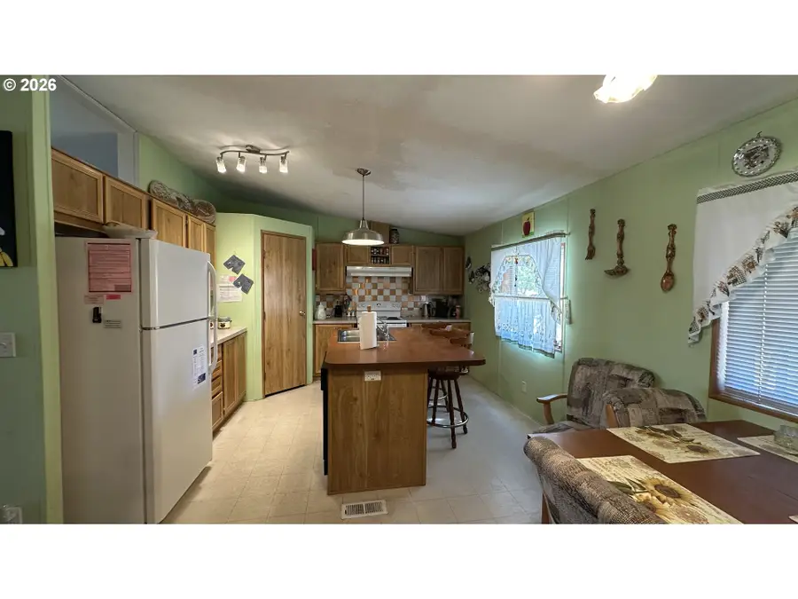 704 S Jefferson St, Condon, OR 97823 - #2